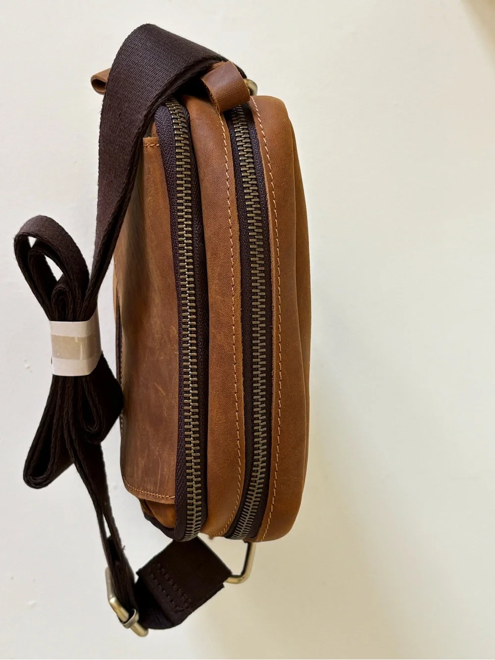 Men's Classic Leather Messenger Bag in Brown - Adjustable Crossbody